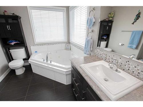 9455 Willow Drive, Grande Prairie, AB - Indoor Photo Showing Bathroom