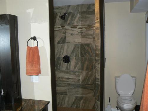 4449 Silverwood Crescent, High Prairie, AB - Indoor Photo Showing Bathroom