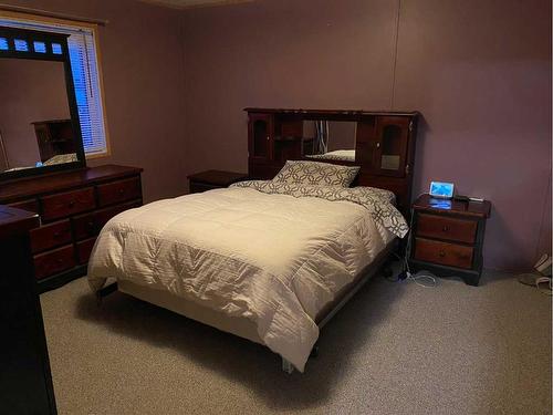 4817 43A Avenue, Spirit River, AB - Indoor Photo Showing Bedroom