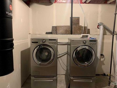 7125 115 Street, Grande Prairie, AB - Indoor Photo Showing Laundry Room