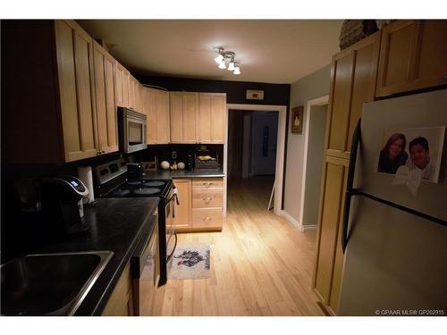 4928 58 Avenue, High Prairie, AB - Indoor Photo Showing Kitchen