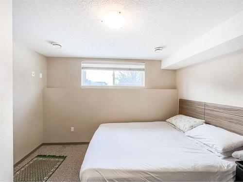 102-10017 103 Avenue, Grande Prairie, AB - Indoor Photo Showing Bedroom