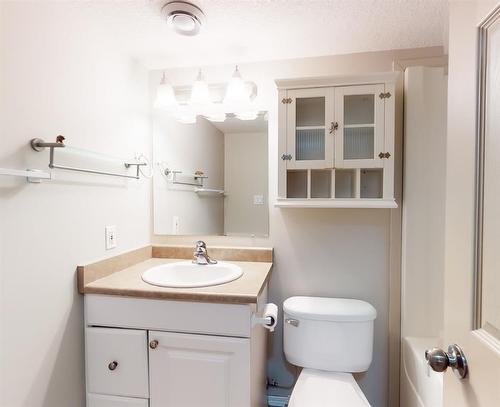 2-10016 103 Avenue, Grande Prairie, AB - Indoor Photo Showing Bathroom