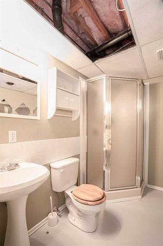 25-842070 Range Road 241, Rural Northern Lights, County Of, AB - Indoor Photo Showing Bathroom