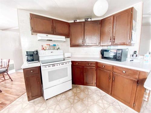 4506 47 Street, Spirit River, AB - Indoor Photo Showing Kitchen