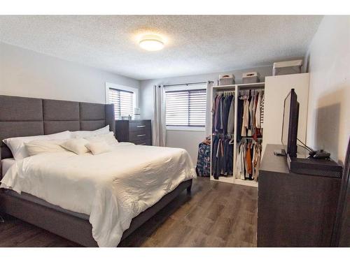 70009 710 Township, Rural Grande Prairie No. 1, County Of, AB - Indoor Photo Showing Bedroom