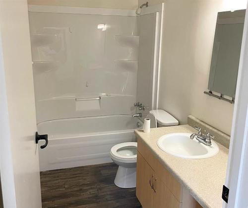 9321 104 Avenue, Grande Prairie, AB - Indoor Photo Showing Bathroom
