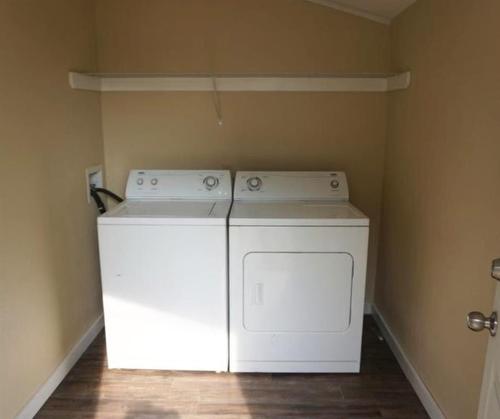 9321 104 Avenue, Grande Prairie, AB - Indoor Photo Showing Laundry Room