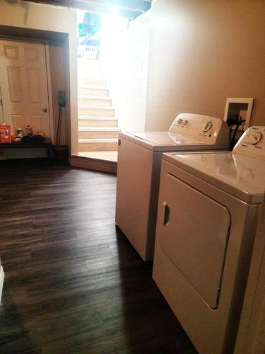 4921-57 Avenue, High Prairie, AB - Indoor Photo Showing Laundry Room