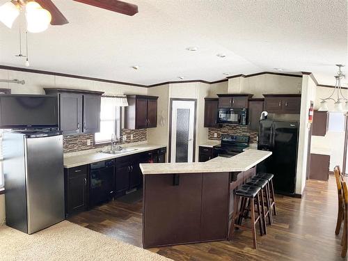 69142 Range Road 73, Grovedale, AB - Indoor Photo Showing Kitchen With Upgraded Kitchen