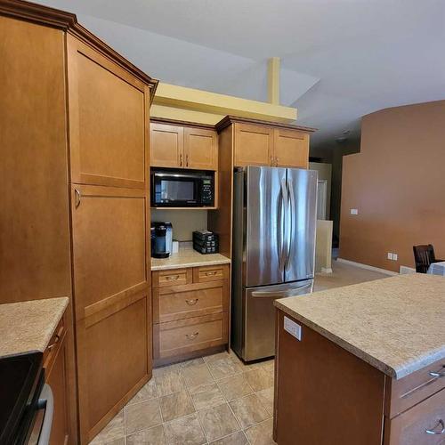 7013 99 Street, Peace River, AB - Indoor Photo Showing Kitchen