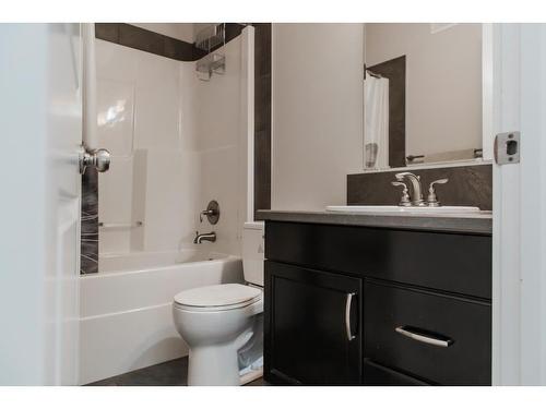 33039 Twp Rd 725, Bezanson, AB - Indoor Photo Showing Bathroom