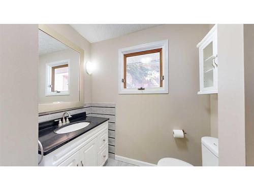 10409 96A Street, Grande Prairie, AB - Indoor Photo Showing Bathroom