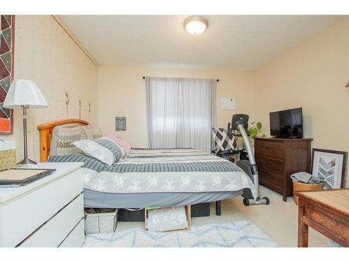 9429 129 Avenue, Grande Prairie, AB - Indoor Photo Showing Bedroom