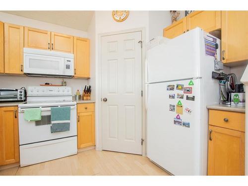 9429 129 Avenue, Grande Prairie, AB - Indoor Photo Showing Kitchen