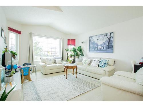 9429 129 Avenue, Grande Prairie, AB - Indoor Photo Showing Living Room