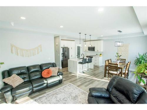 10637 66 Avenue, Grande Prairie, AB - Indoor Photo Showing Living Room
