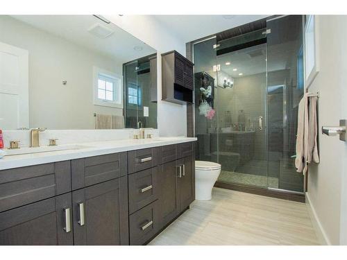 10637 66 Avenue, Grande Prairie, AB - Indoor Photo Showing Bathroom