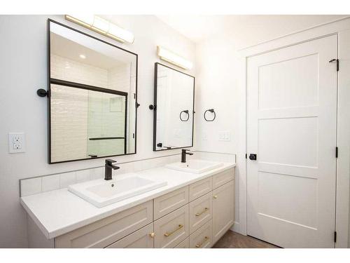 8222 87A Street, Grande Prairie, AB - Indoor Photo Showing Bathroom
