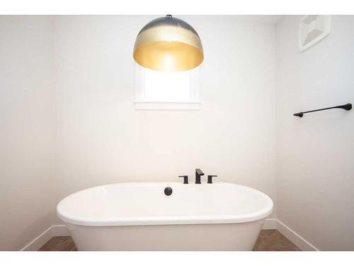 8222 87A Street, Grande Prairie, AB - Indoor Photo Showing Bathroom