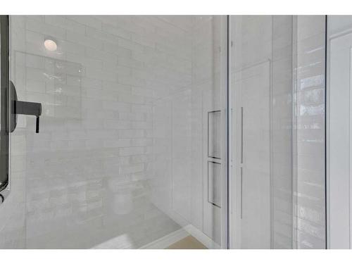 11438 107 Avenue, Grande Prairie, AB - Indoor Photo Showing Bathroom