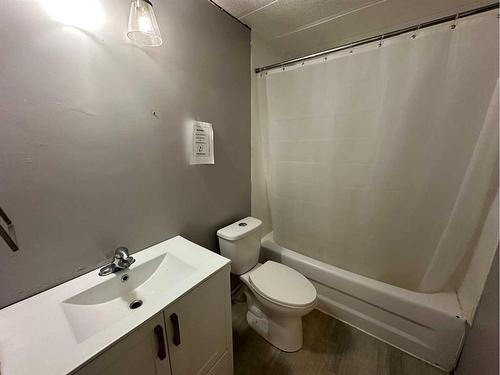 5410 51 Street, Berwyn, AB - Indoor Photo Showing Bathroom
