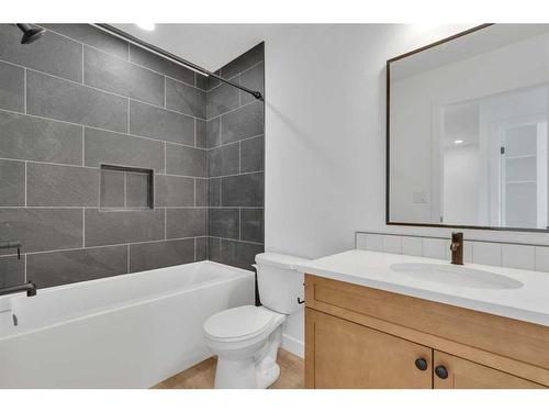 11921 81 Avenue, Grande Prairie, AB - Indoor Photo Showing Bathroom
