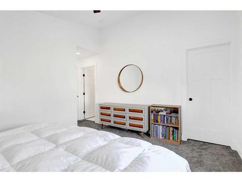 11420 106 Avenue, Grande Prairie, AB - Indoor Photo Showing Bedroom