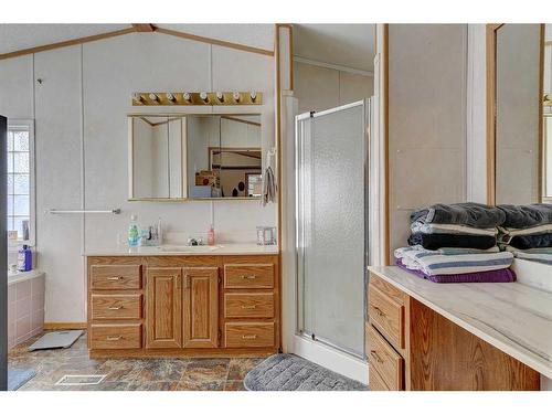 723014 & 723018 Range Road 110, Beaverlodge, AB - Indoor Photo Showing Bathroom