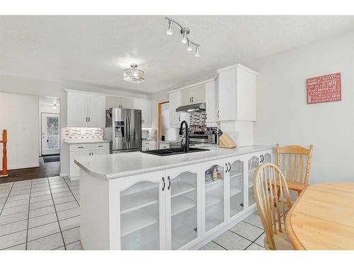 723014 & 723018 Range Road 110, Beaverlodge, AB - Indoor Photo Showing Kitchen