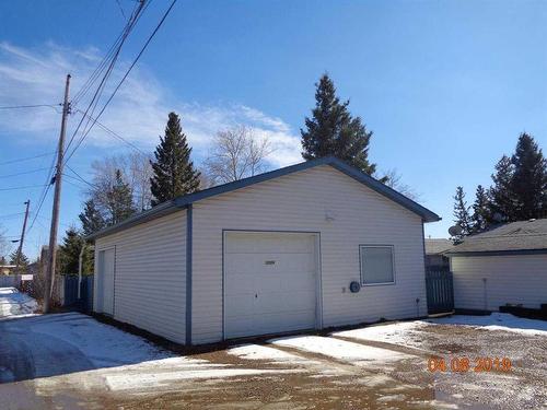 10304 99 Avenue, High Level, AB - Outdoor With Exterior