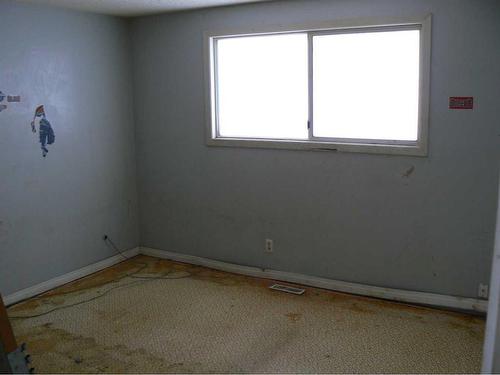 4921 59 Avenue, High Prairie, AB - Indoor Photo Showing Other Room