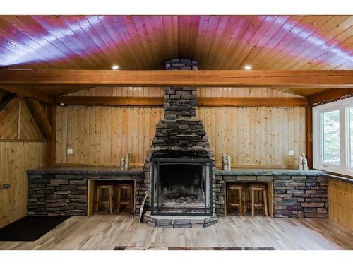 37 Hilliard'S Bay Estate-13414 Township Road 752A, Rural Big Lakes County, AB - Indoor With Fireplace