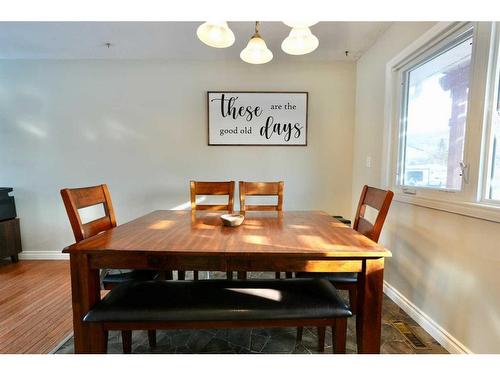 9609 80 Avenue, Peace River, AB - Indoor Photo Showing Dining Room