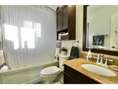 9609 80 Avenue, Peace River, AB - Indoor Photo Showing Bathroom