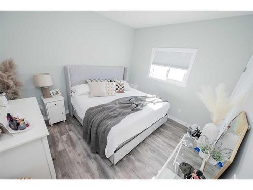 9067 80 Avenue, Grande Prairie, AB - Indoor Photo Showing Bedroom