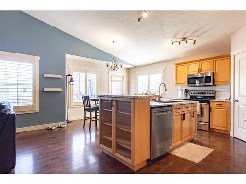 7021 87 Street, Grande Prairie, AB - Indoor Photo Showing Kitchen