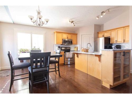 7021 87 Street, Grande Prairie, AB - Indoor Photo Showing Kitchen