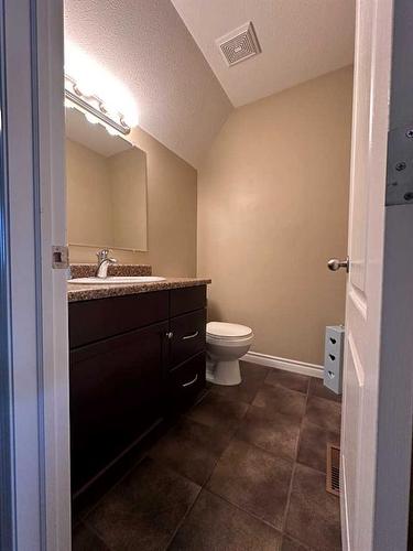 11226 71 Avenue, Grande Prairie, AB - Indoor Photo Showing Bathroom