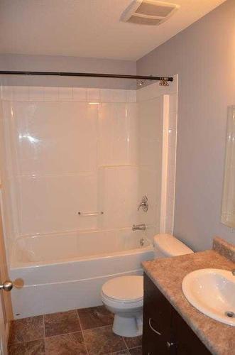 11224 71 Avenue, Grande Prairie, AB - Indoor Photo Showing Bathroom