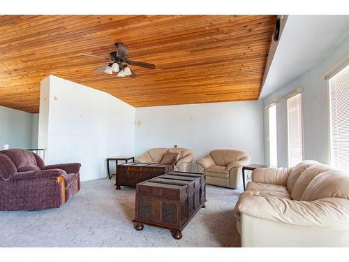 722055 Range Road 43, Rural Grande Prairie No. 1, County Of, AB - Indoor Photo Showing Living Room