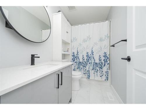 9638 112 Avenue, Grande Prairie, AB - Indoor Photo Showing Bathroom