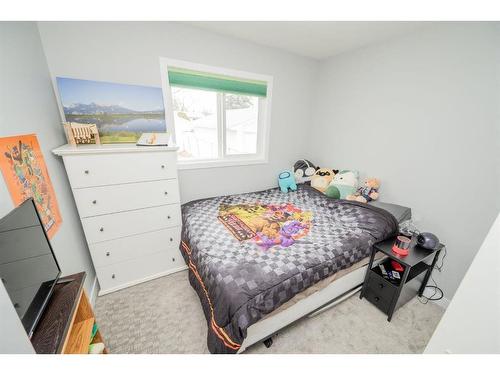 9638 112 Avenue, Grande Prairie, AB - Indoor Photo Showing Bedroom