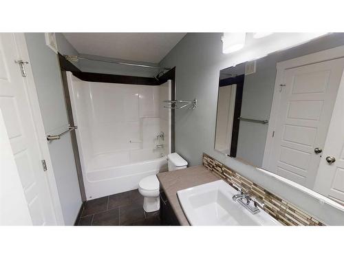 11547 75 Avenue, Grande Prairie, AB - Indoor Photo Showing Bathroom