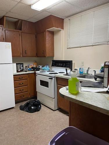 5839 49 Street, High Prairie, AB - Indoor Photo Showing Kitchen