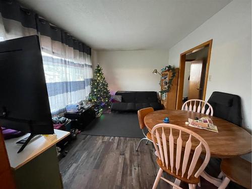 5839 49 Street, High Prairie, AB - Indoor Photo Showing Dining Room