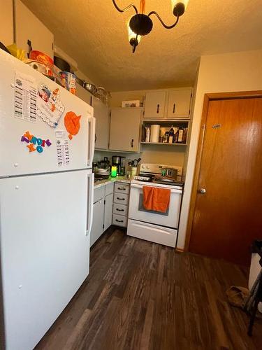 5839 49 Street, High Prairie, AB - Indoor Photo Showing Kitchen