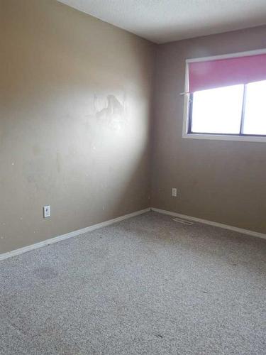 10346 98 Avenue, High Level, AB - Indoor Photo Showing Other Room