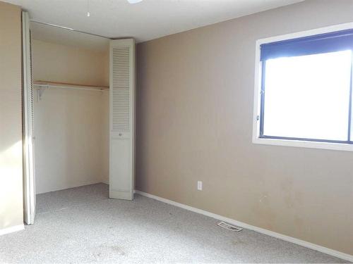 10346 98 Avenue, High Level, AB - Indoor Photo Showing Other Room