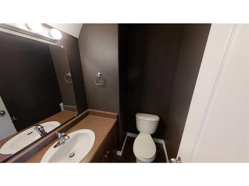 10306 70 Avenue, Grande Prairie, AB - Indoor Photo Showing Bathroom